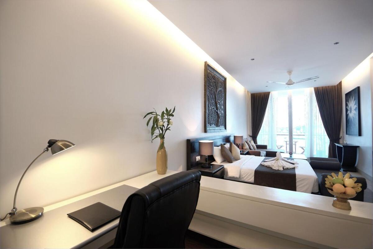 Blue Crystal Boutique Hotel Phnom Penh Esterno foto