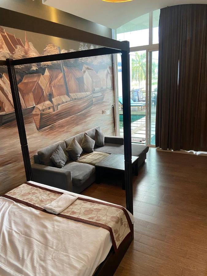 Blue Crystal Boutique Hotel Phnom Penh Esterno foto