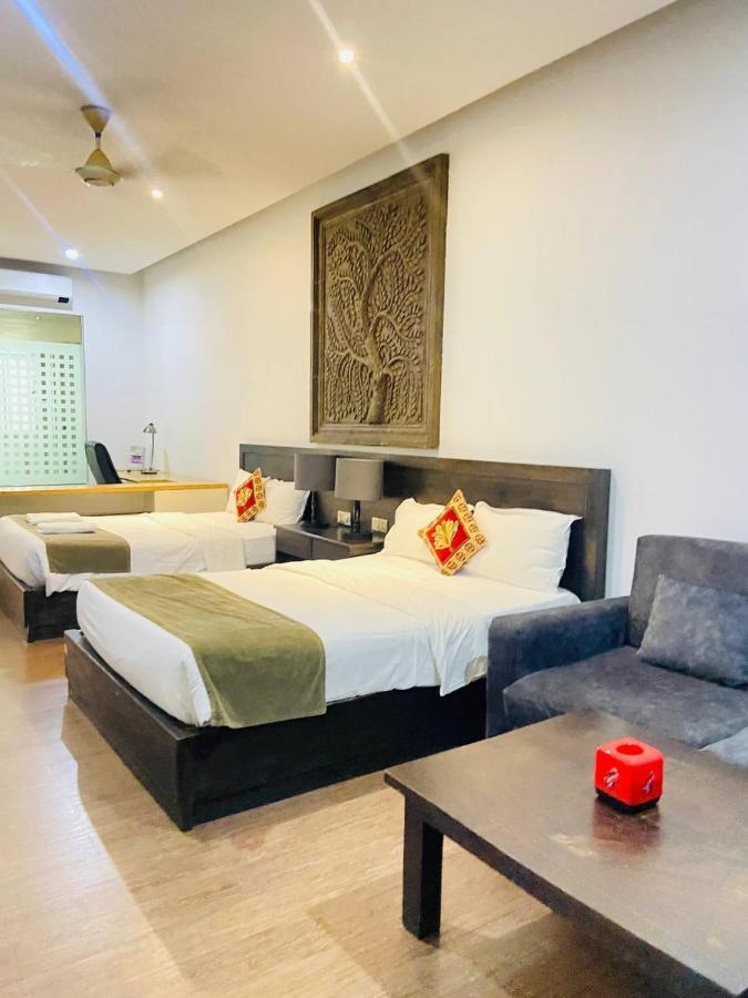 Blue Crystal Boutique Hotel Phnom Penh Esterno foto