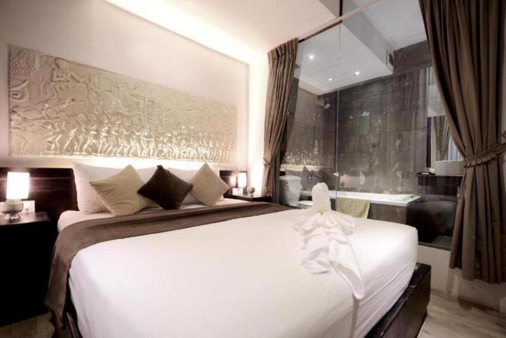 Blue Crystal Boutique Hotel Phnom Penh Esterno foto