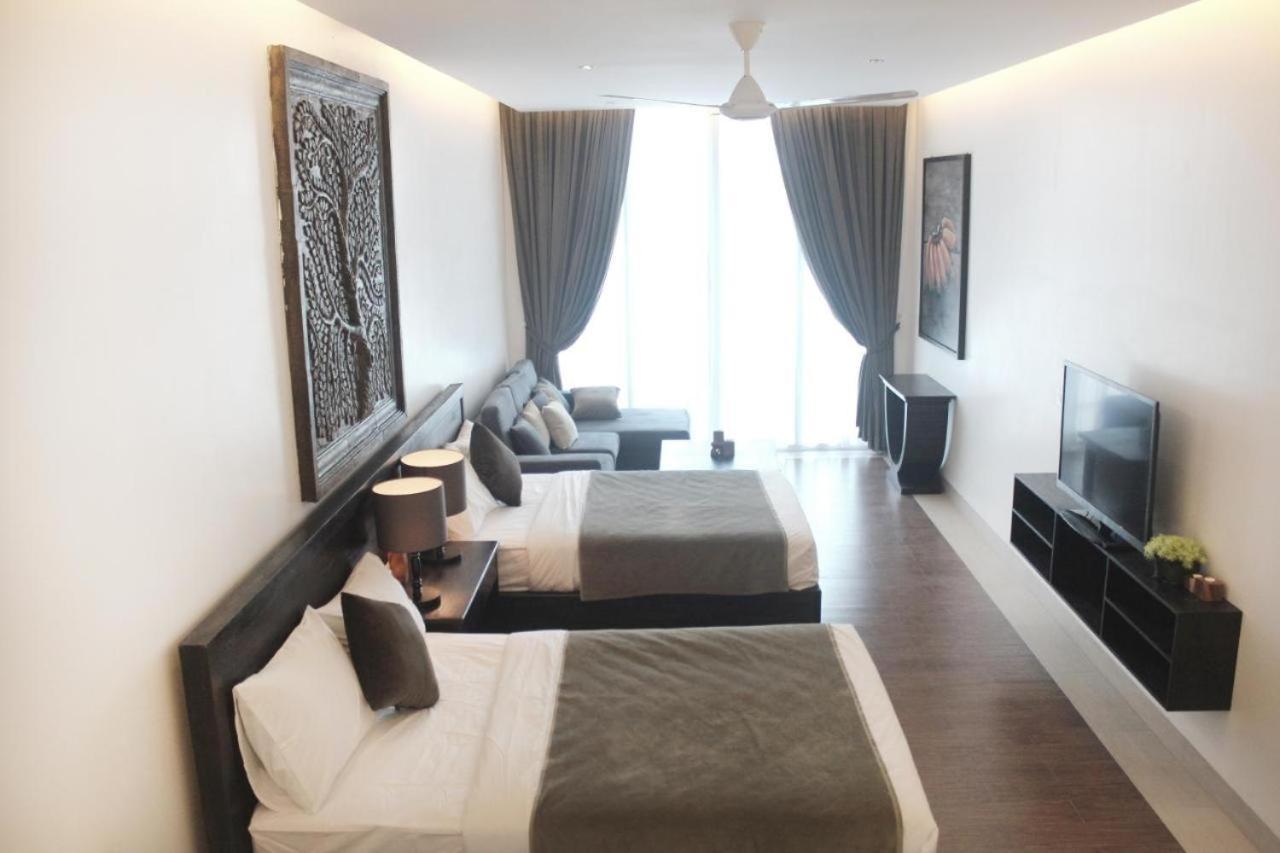 Blue Crystal Boutique Hotel Phnom Penh Esterno foto